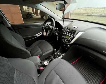 Синій Хендай Акцент, об'ємом двигуна 1.4 л та пробігом 245 тис. км за 7300 $, фото 4 на Automoto.ua