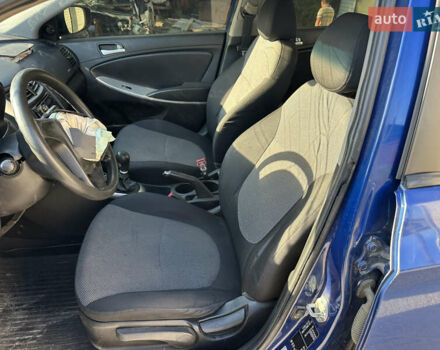 Синій Хендай Акцент, об'ємом двигуна 1.4 л та пробігом 116 тис. км за 2900 $, фото 14 на Automoto.ua