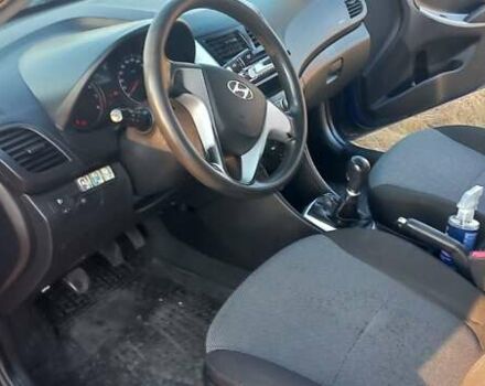 Синий Хендай Акцент, объемом двигателя 1.4 л и пробегом 215 тыс. км за 5900 $, фото 1 на Automoto.ua