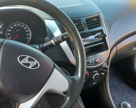 Синий Хендай Акцент, объемом двигателя 1.4 л и пробегом 215 тыс. км за 5900 $, фото 3 на Automoto.ua