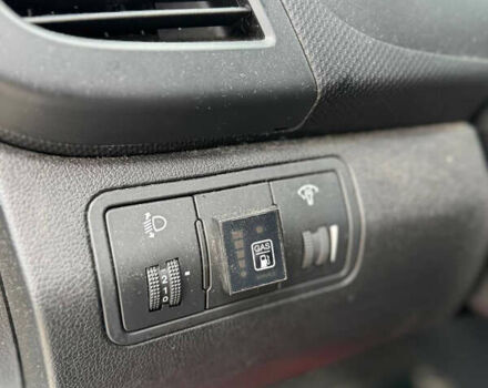 Синій Хендай Акцент, об'ємом двигуна 1.6 л та пробігом 163 тис. км за 8100 $, фото 6 на Automoto.ua