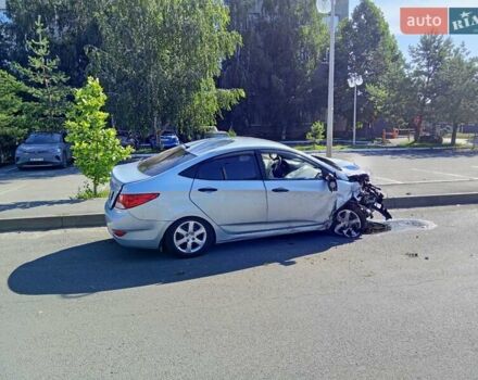 Синій Хендай Акцент, об'ємом двигуна 1.4 л та пробігом 216 тис. км за 2500 $, фото 4 на Automoto.ua