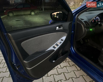 Синий Хендай Акцент, объемом двигателя 1.4 л и пробегом 74 тыс. км за 9200 $, фото 7 на Automoto.ua