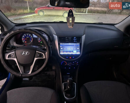 Синий Хендай Акцент, объемом двигателя 1.4 л и пробегом 74 тыс. км за 9200 $, фото 3 на Automoto.ua
