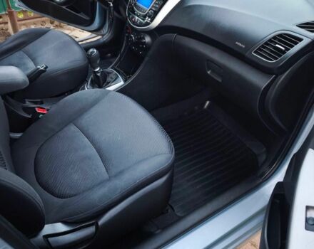 Синий Хендай Акцент, объемом двигателя 1.4 л и пробегом 160 тыс. км за 7500 $, фото 10 на Automoto.ua