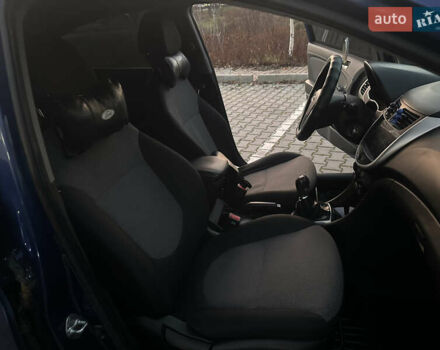 Синий Хендай Акцент, объемом двигателя 1.4 л и пробегом 74 тыс. км за 9200 $, фото 10 на Automoto.ua