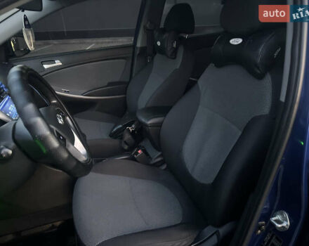Синий Хендай Акцент, объемом двигателя 1.4 л и пробегом 74 тыс. км за 9200 $, фото 4 на Automoto.ua