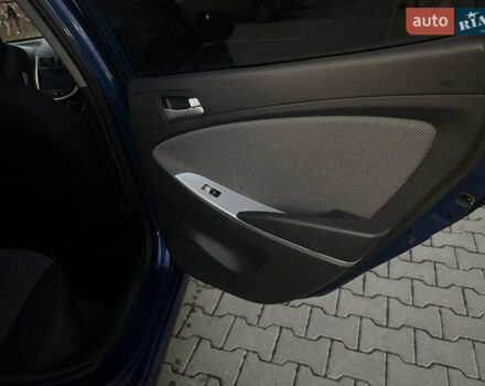 Синий Хендай Акцент, объемом двигателя 1.4 л и пробегом 74 тыс. км за 9200 $, фото 12 на Automoto.ua