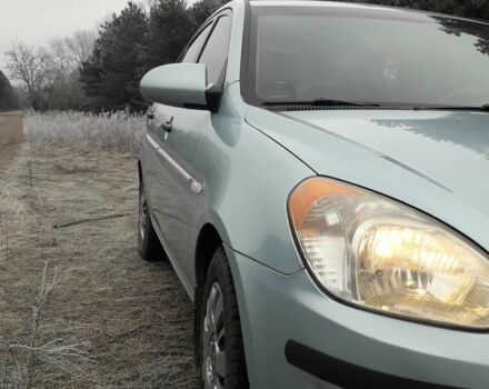 Синий Хендай Акцент, объемом двигателя 1.4 л и пробегом 247 тыс. км за 4500 $, фото 5 на Automoto.ua