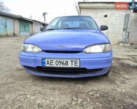 Синий Хендай Акцент, объемом двигателя 1.3 л и пробегом 315 тыс. км за 2000 $, фото 1 на Automoto.ua