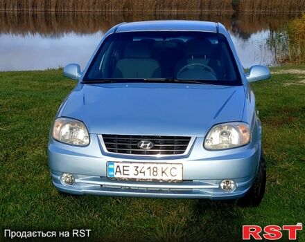 Синій Хендай Акцент, об'ємом двигуна 1.3 л та пробігом 210 тис. км за 3200 $, фото 1 на Automoto.ua