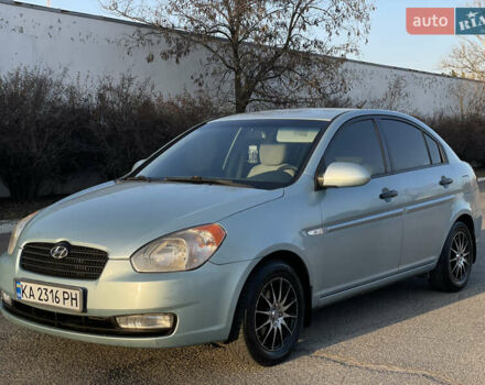 Синий Хендай Акцент, объемом двигателя 1.4 л и пробегом 196 тыс. км за 5500 $, фото 1 на Automoto.ua
