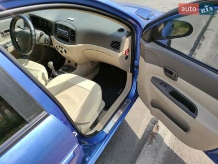 Синій Хендай Акцент, об'ємом двигуна 1.5 л та пробігом 260 тис. км за 4600 $, фото 1 на Automoto.ua