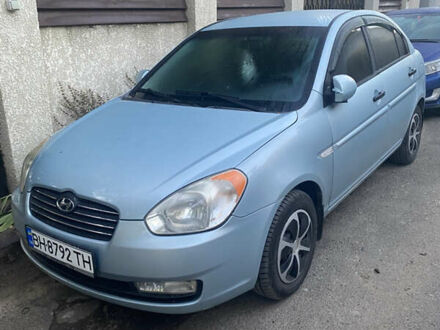 Синий Хендай Акцент, объемом двигателя 1.4 л и пробегом 200 тыс. км за 5800 $, фото 1 на Automoto.ua