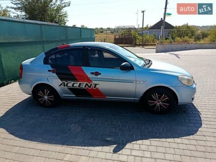 Синий Хендай Акцент, объемом двигателя 1.4 л и пробегом 315 тыс. км за 3800 $, фото 1 на Automoto.ua