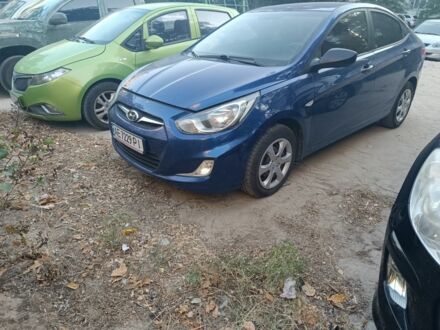 Синій Хендай Акцент, об'ємом двигуна 1.4 л та пробігом 107 тис. км за 6200 $, фото 1 на Automoto.ua