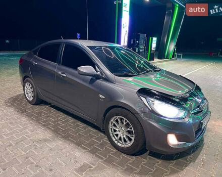 Синий Хендай Акцент, объемом двигателя 1.6 л и пробегом 196 тыс. км за 8200 $, фото 1 на Automoto.ua