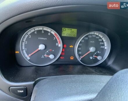 Зелений Хендай Акцент, об'ємом двигуна 1.6 л та пробігом 108 тис. км за 5700 $, фото 6 на Automoto.ua