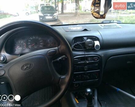 Зелений Хендай Акцент, об'ємом двигуна 1.3 л та пробігом 386 тис. км за 1950 $, фото 5 на Automoto.ua