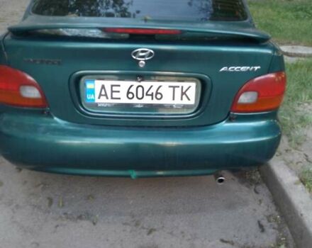Зелений Хендай Акцент, об'ємом двигуна 1.3 л та пробігом 386 тис. км за 1950 $, фото 2 на Automoto.ua