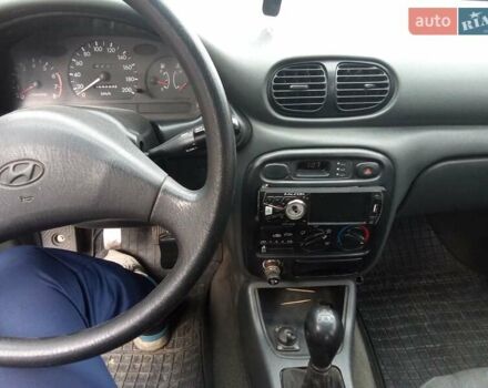 Зеленый Хендай Акцент, объемом двигателя 1.5 л и пробегом 235 тыс. км за 1350 $, фото 12 на Automoto.ua