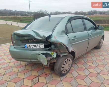 Зелений Хендай Акцент, об'ємом двигуна 1.6 л та пробігом 207 тис. км за 1950 $, фото 5 на Automoto.ua