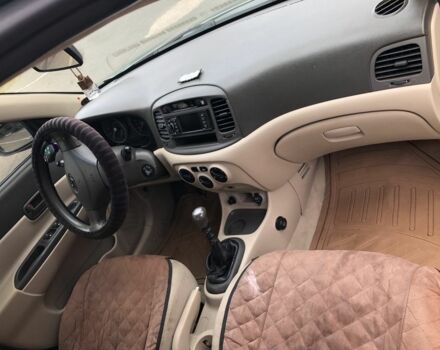 Зеленый Хендай Акцент, объемом двигателя 1.4 л и пробегом 250 тыс. км за 4200 $, фото 7 на Automoto.ua