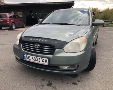 Зеленый Хендай Акцент, объемом двигателя 1.4 л и пробегом 250 тыс. км за 4200 $, фото 3 на Automoto.ua