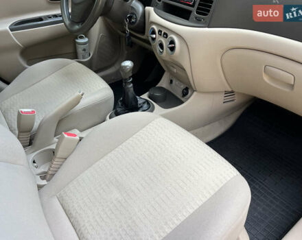 Зеленый Хендай Акцент, объемом двигателя 1.4 л и пробегом 201 тыс. км за 5300 $, фото 32 на Automoto.ua