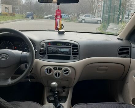 Зелений Хендай Акцент, об'ємом двигуна 1.4 л та пробігом 160 тис. км за 5100 $, фото 7 на Automoto.ua