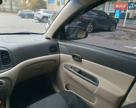 Зеленый Хендай Акцент, объемом двигателя 1.4 л и пробегом 288 тыс. км за 4500 $, фото 6 на Automoto.ua