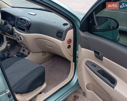 Зелений Хендай Акцент, об'ємом двигуна 1.4 л та пробігом 188 тис. км за 5300 $, фото 4 на Automoto.ua