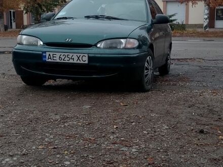 Хендай Акцент 1995 в Новомосковске на Automoto.ua Зеленый Хендай Акцент, объемом двигателя 1.5 л и пробегом 362 тыс. км за 1207 $, фото 1 на Automoto.ua