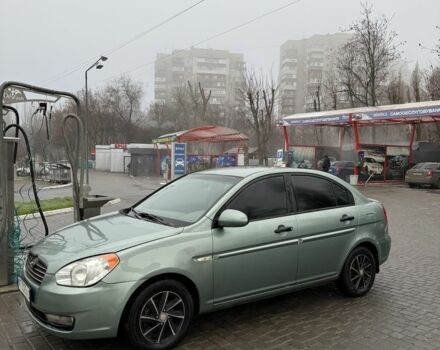 Зеленый Хендай Акцент, объемом двигателя 1.4 л и пробегом 249 тыс. км за 3200 $, фото 1 на Automoto.ua