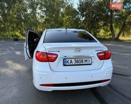 Білий Хендай Аванте, об'ємом двигуна 1.6 л та пробігом 228 тис. км за 8000 $, фото 16 на Automoto.ua
