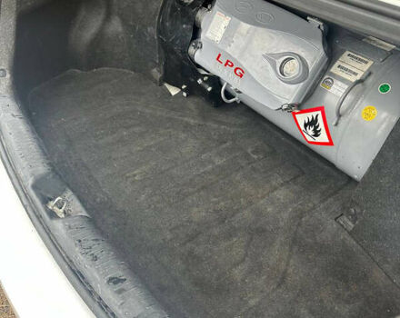 Белый Хендай Аванте, объемом двигателя 1.59 л и пробегом 232 тыс. км за 10000 $, фото 31 на Automoto.ua