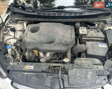 Белый Хендай Аванте, объемом двигателя 1.59 л и пробегом 232 тыс. км за 10000 $, фото 29 на Automoto.ua