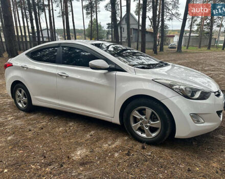 Белый Хендай Аванте, объемом двигателя 1.59 л и пробегом 232 тыс. км за 10000 $, фото 3 на Automoto.ua