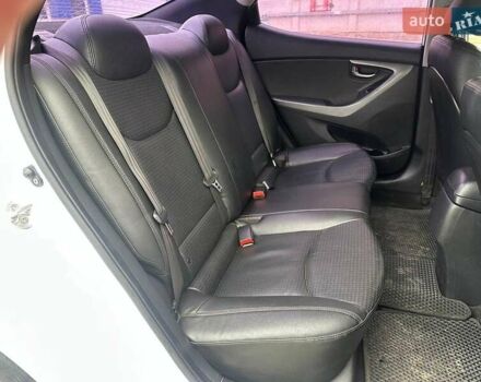 Хендай Аванте 2014 в Одессе на Automoto.ua Белый Хендай Аванте, объемом двигателя 1.6 л и пробегом 201 тыс. км за 8840 $, фото 20 на Automoto.ua