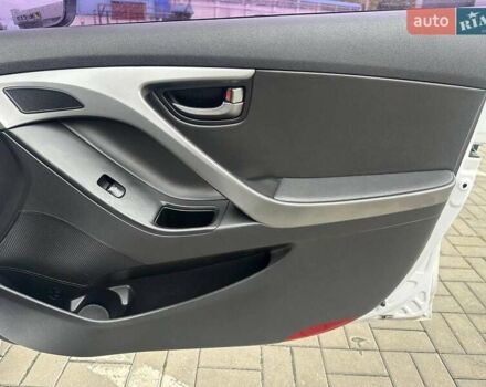 Хендай Аванте 2014 в Одессе на Automoto.ua Белый Хендай Аванте, объемом двигателя 1.6 л и пробегом 201 тыс. км за 8840 $, фото 18 на Automoto.ua