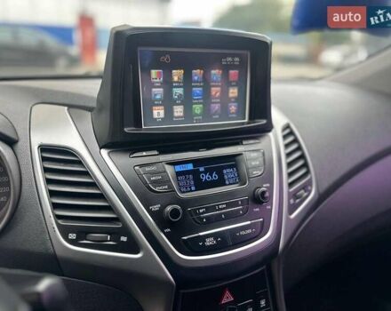 Хендай Аванте 2014 в Одессе на Automoto.ua Белый Хендай Аванте, объемом двигателя 1.6 л и пробегом 201 тыс. км за 8840 $, фото 17 на Automoto.ua