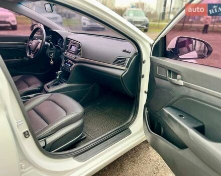 Білий Хендай Аванте, об'ємом двигуна 1.6 л та пробігом 350 тис. км за 9300 $, фото 15 на Automoto.ua