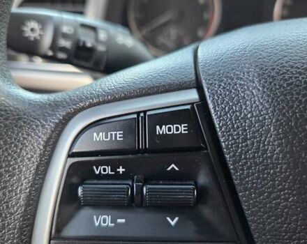 Белый Хендай Аванте, объемом двигателя 1.6 л и пробегом 200 тыс. км за 10500 $, фото 18 на Automoto.ua