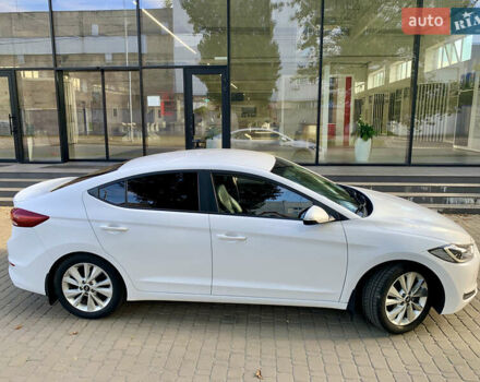 Белый Хендай Аванте, объемом двигателя 1.6 л и пробегом 192 тыс. км за 11600 $, фото 10 на Automoto.ua