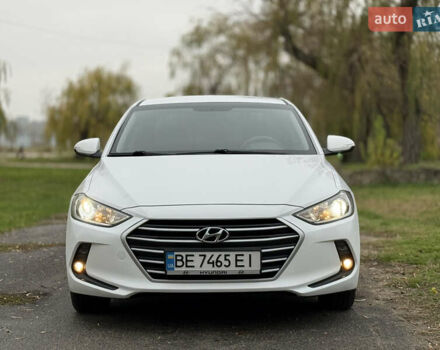 Белый Хендай Аванте, объемом двигателя 1.58 л и пробегом 204 тыс. км за 9900 $, фото 1 на Automoto.ua