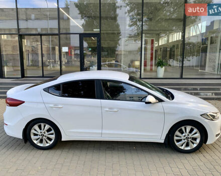 Белый Хендай Аванте, объемом двигателя 1.6 л и пробегом 192 тыс. км за 11600 $, фото 23 на Automoto.ua