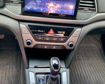 Белый Хендай Аванте, объемом двигателя 1.6 л и пробегом 192 тыс. км за 11600 $, фото 44 на Automoto.ua