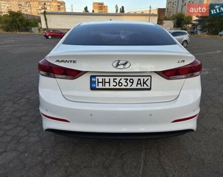 Белый Хендай Аванте, объемом двигателя 1.6 л и пробегом 200 тыс. км за 10500 $, фото 8 на Automoto.ua