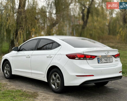 Белый Хендай Аванте, объемом двигателя 1.58 л и пробегом 204 тыс. км за 9900 $, фото 6 на Automoto.ua