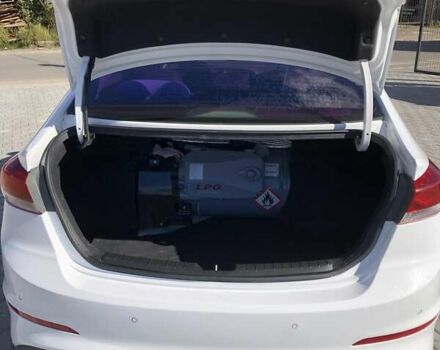 Белый Хендай Аванте, объемом двигателя 1.59 л и пробегом 153 тыс. км за 12900 $, фото 45 на Automoto.ua